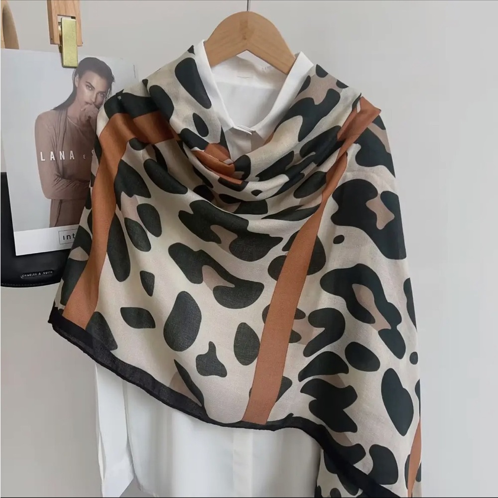 Leopard Print Scarf with Brown/Beige Accents
